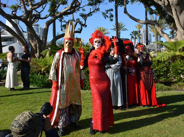 king and lady in red1