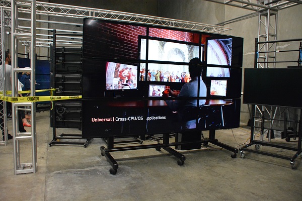 Oblong Industries' mulitple-screen slide at Maker Walk L.A.