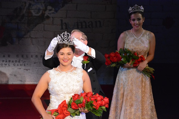 2018 Tournament of Roses President Lance Tibbet crowns 100th Rose Queen Isabella Marez