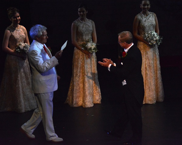 Queen and Court Committee Chair David Link presents the Envelope to President Tibbet