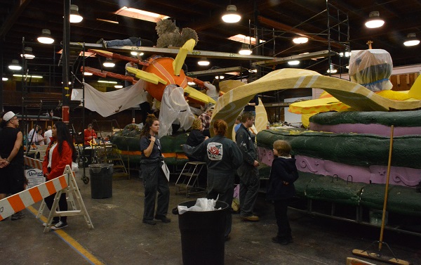 Students around Cal Poly Universities float