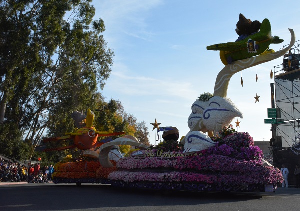 Cal Poly Universities float takes the corner at Orange Grove and Colorado