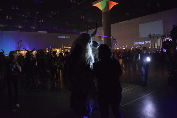 overall shot of the show floor at ScareLA 2018