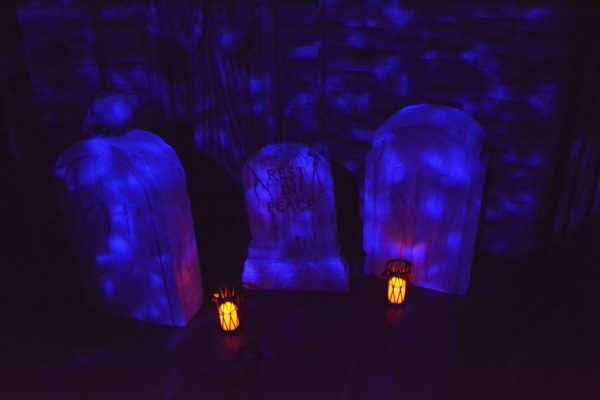 Tombstones in "Descenson" haunt at ScareLA™ 2018