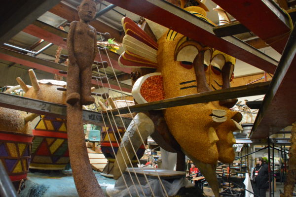 Double African mask on the Donate Life float