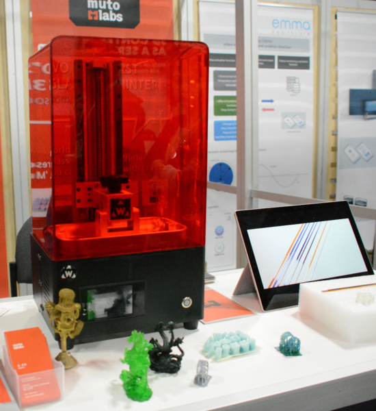 Mutable 3D printer which can 3D print with glass and crystal, on display ot CES 2020's Eureka Park